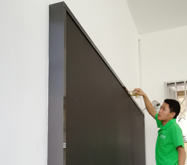 長沙全彩顯示屏安裝現(xiàn)場 長沙全彩顯示屏安裝現(xiàn)場